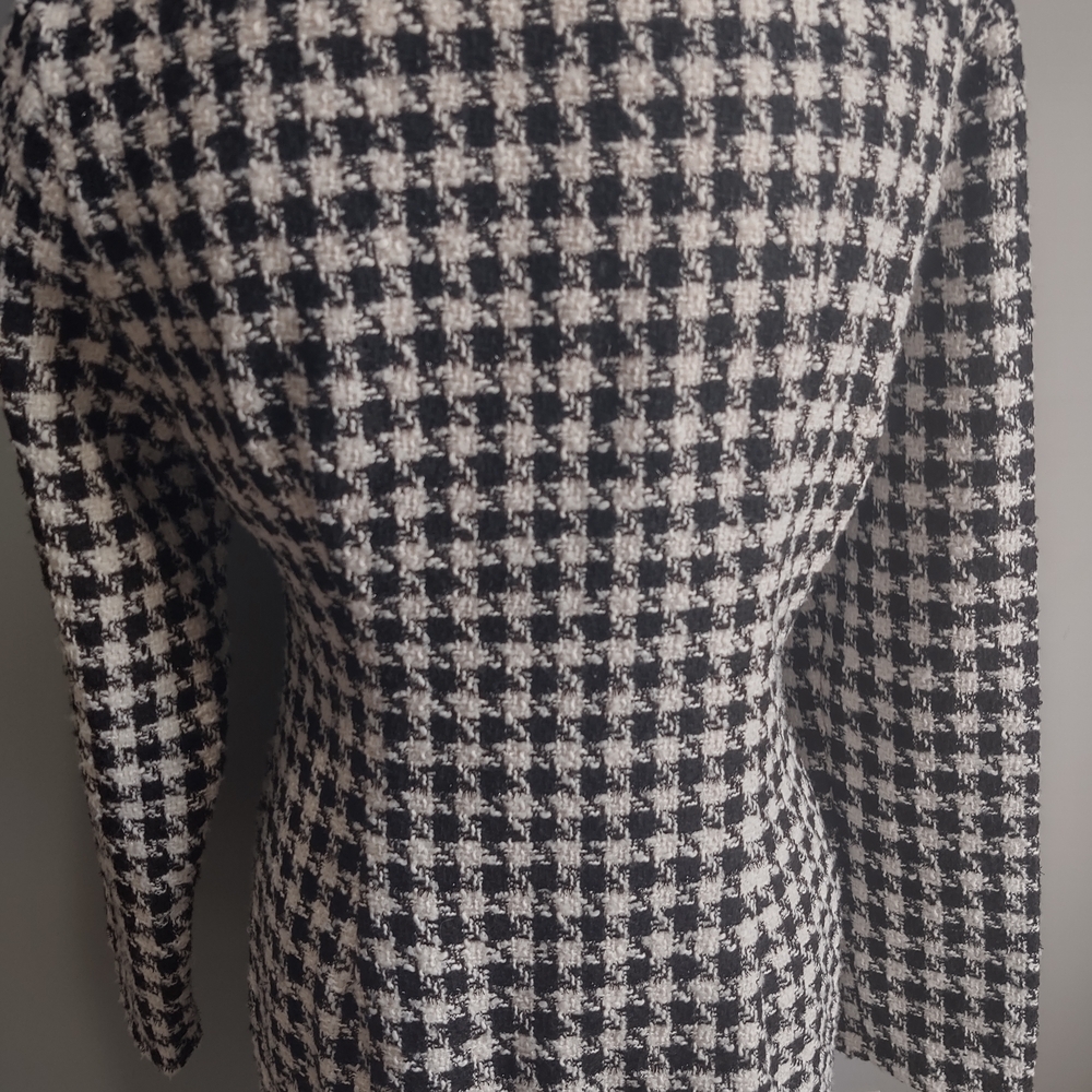 SHEIN houndstooth long blazer - image 6